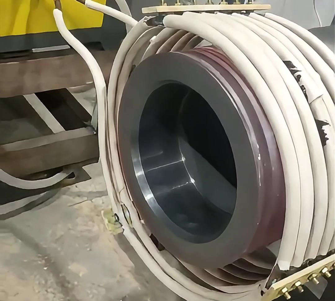 一款用于大型壁厚钢管加热热套、热装、热配合过盈工艺的高效超音频9.1成人免费看片加热设备