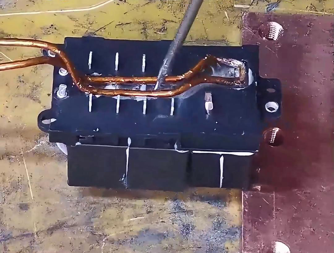 特殊变压器刷锡膏后进行高频9.1成人免费看片钎焊的步骤和相关要点