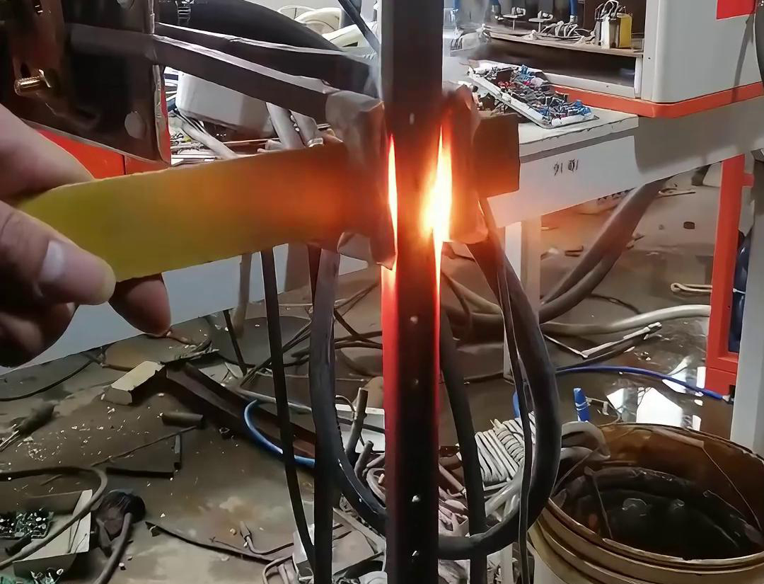 适用超高频淬火机对导轨淬火试验，验证淬火是否能达到工艺要求