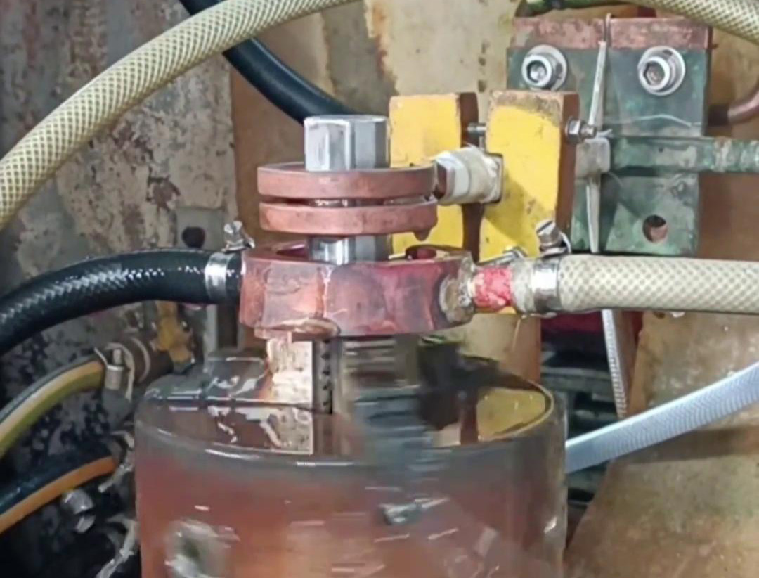 进行扁销高频淬火需要专门的高频91网站免费看片