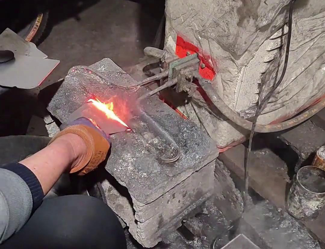 高频91网站免费看片在锄板刃口淬火中的应用