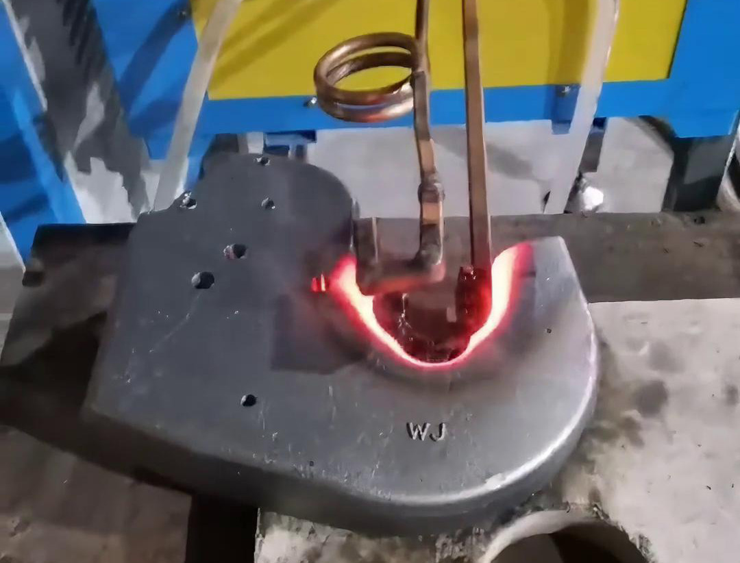 拖拉机配件内孔高频淬火，用于提高零件的耐磨性、硬度和疲劳强度