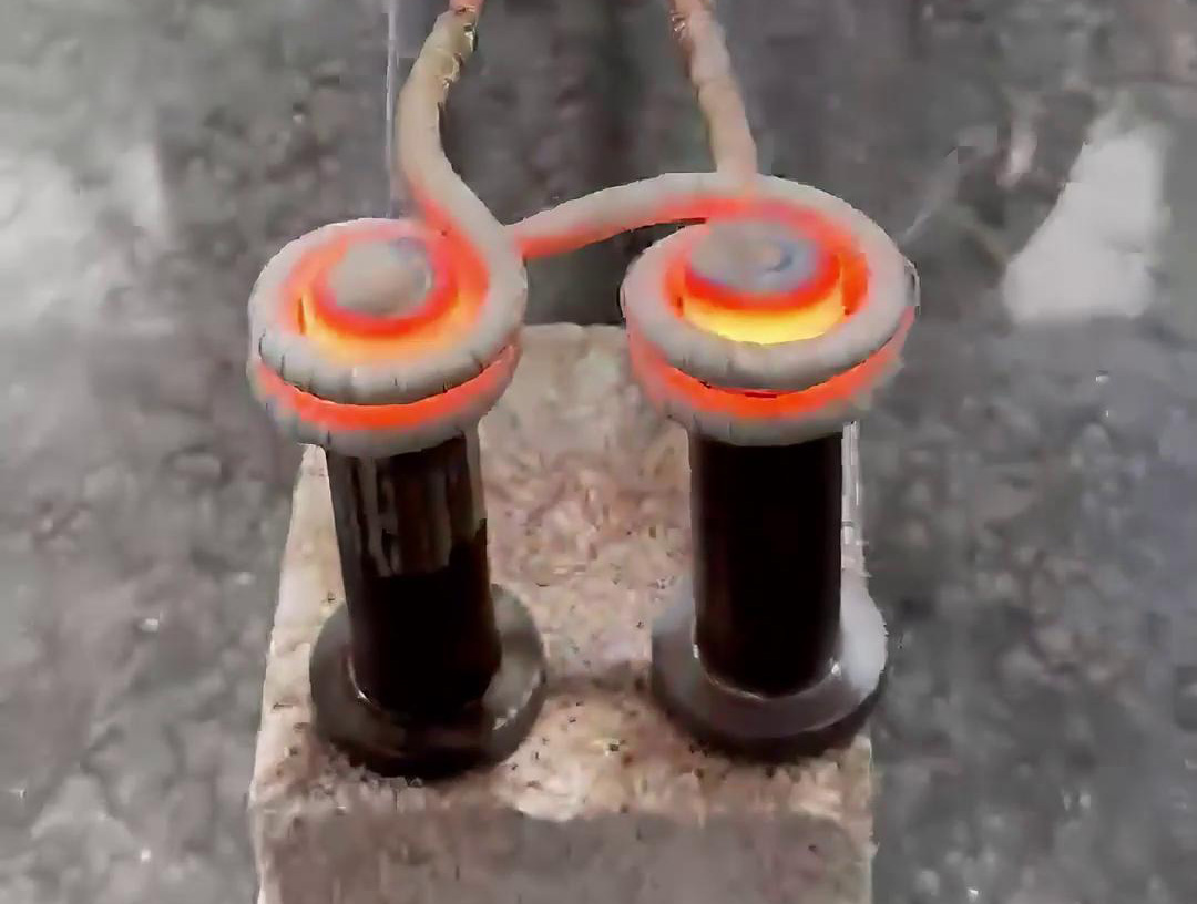 中频9.1成人免费看片加热设备，它可以同时加热多个金属工件