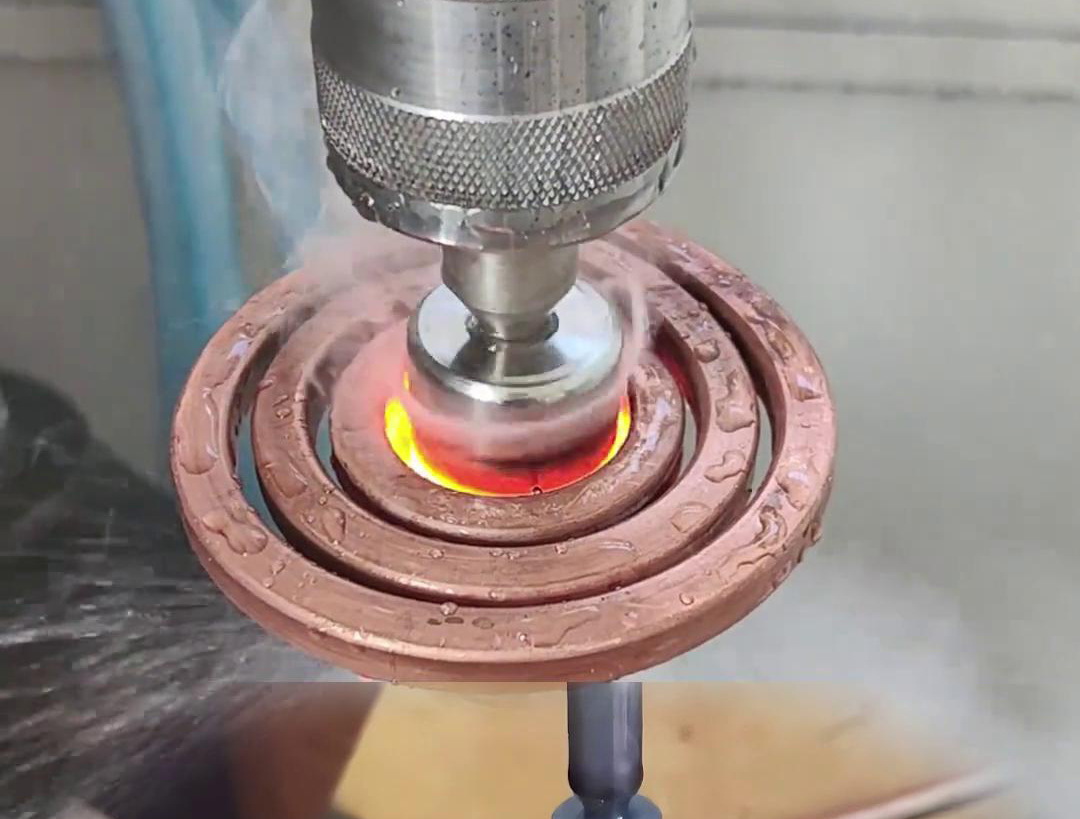 120KW超音频91网站免费看片对导柱淬火热处理，硬度可以到达58-62度左右