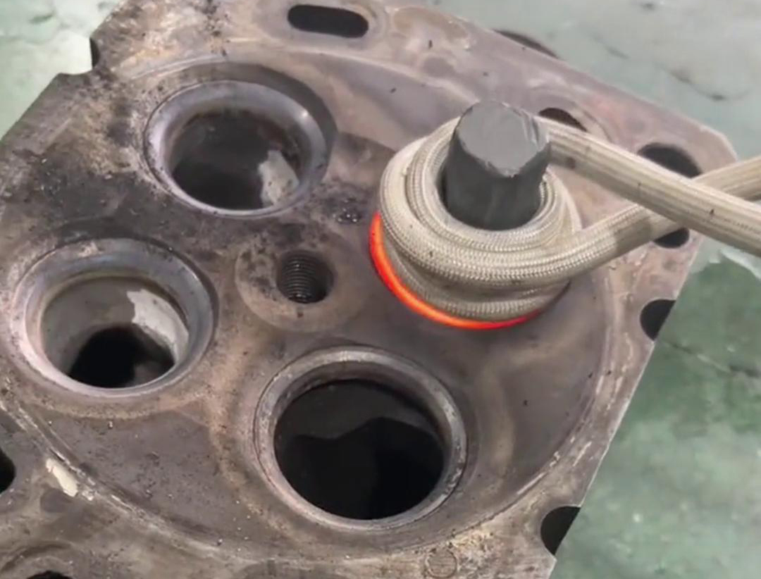 手持式高频加热机在发动机气缸缸套的热拆、热装以及热配合过程