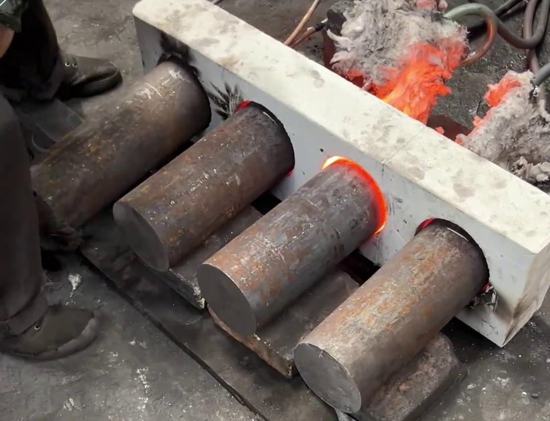 对于需要加热大型棒料的场合，建议优先考虑采用中频9.1成人免费看片加热设备