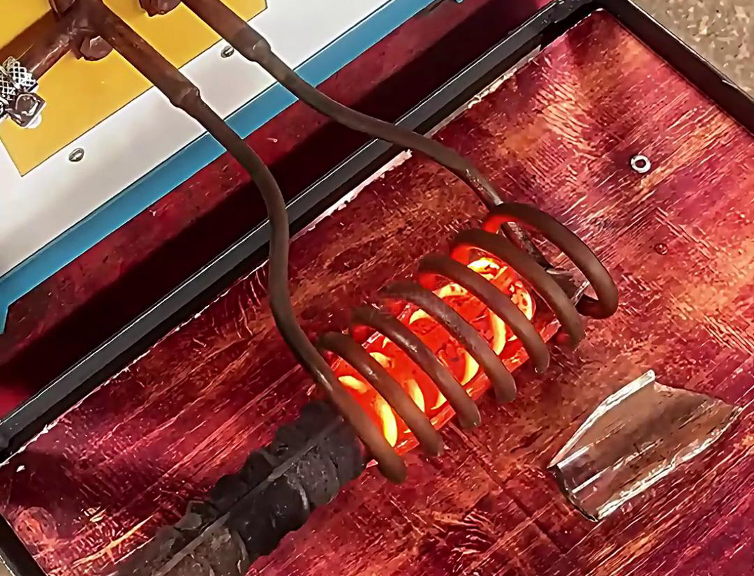 超音频9.1成人免费看片加热设备能够迅速将螺纹钢筋加热到所需温度