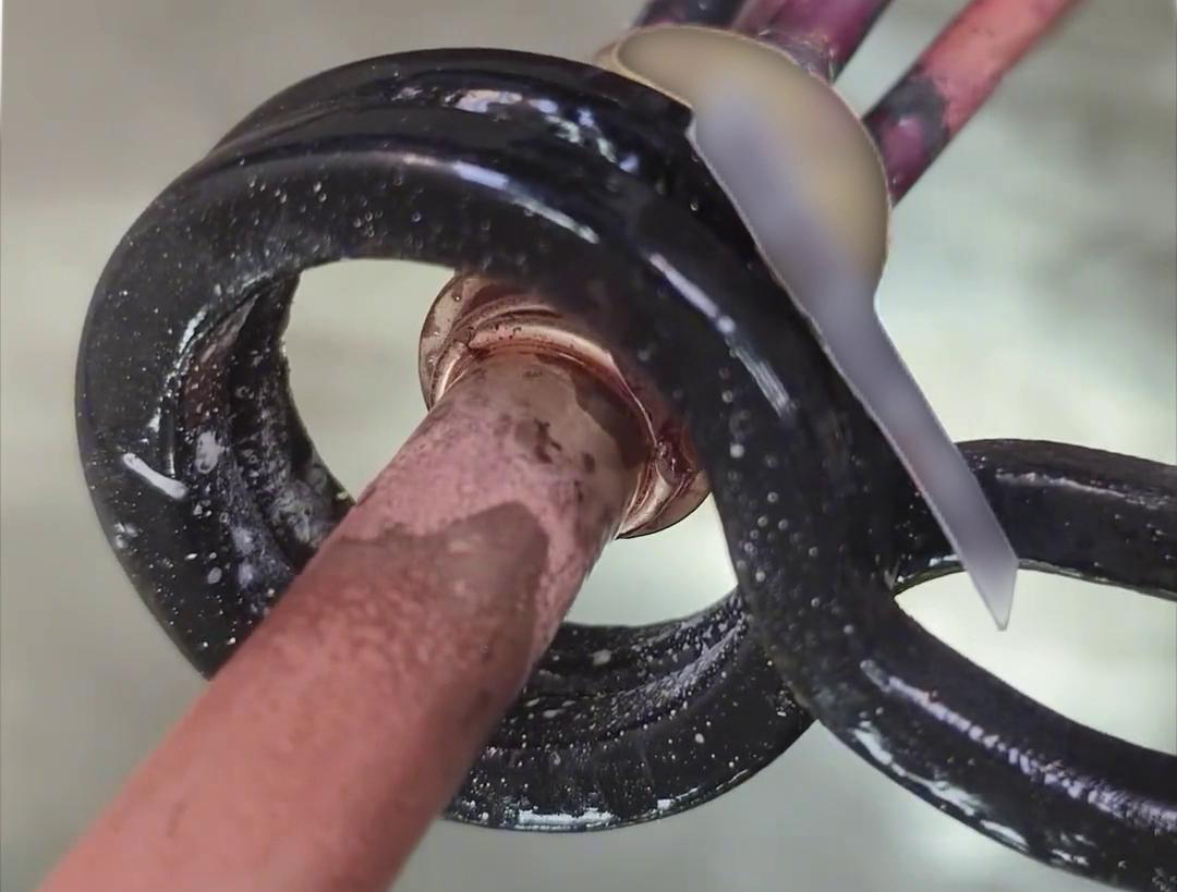 手持式高频焊机，可以人工操作对分液器铜管焊接