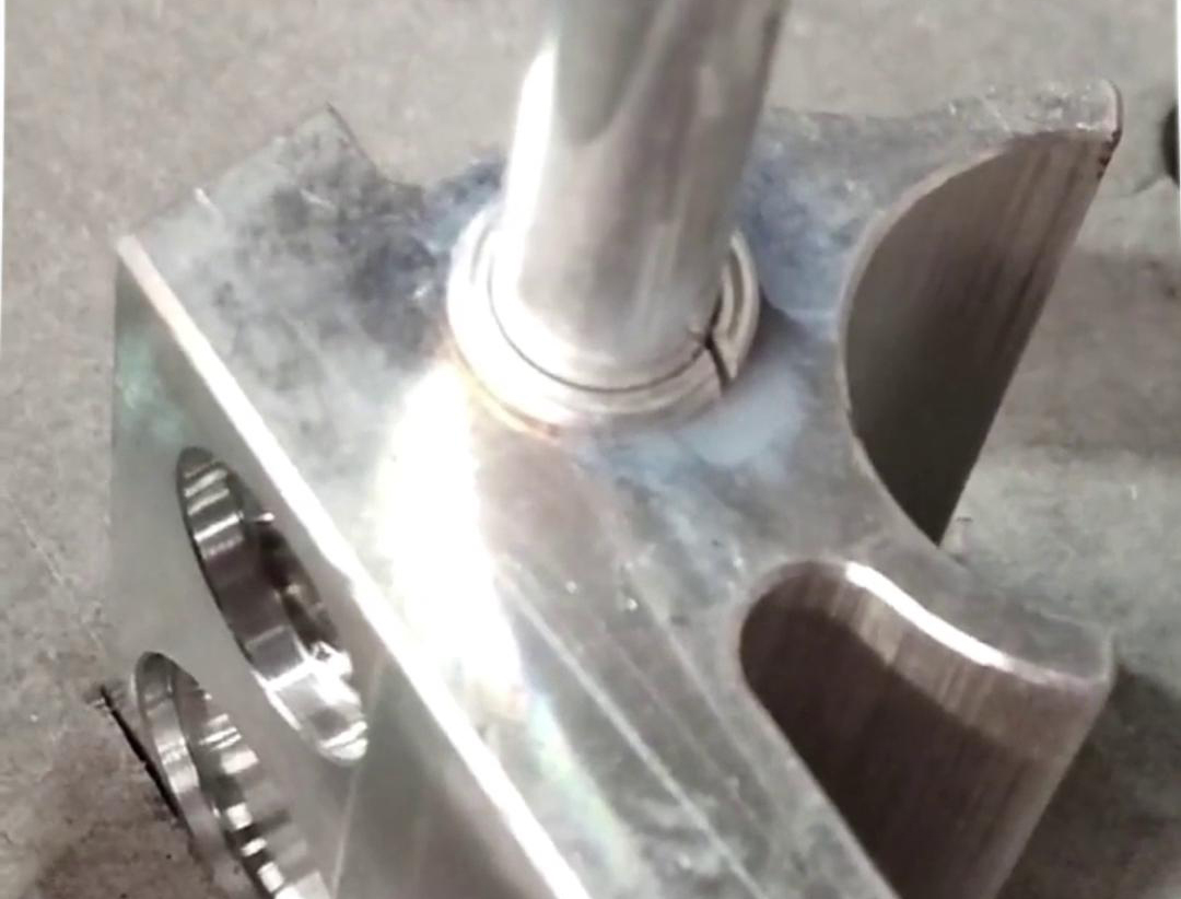 铝管件高频钎焊具有强度高、效率高、焊缝质量高和适应性强等优点