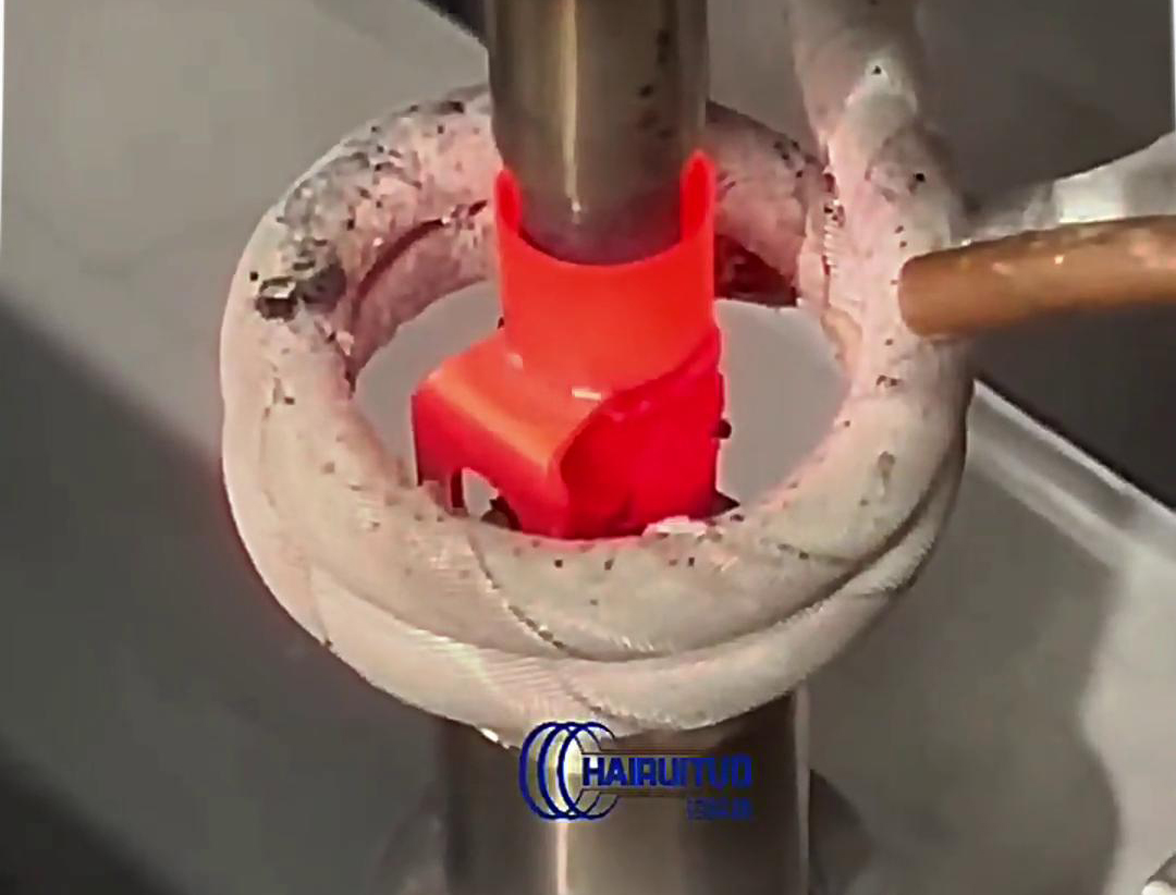 高频自动化钎焊设备，广泛应用于空调制冷配件中的铜件，铝件、各类管件接头自动化焊接