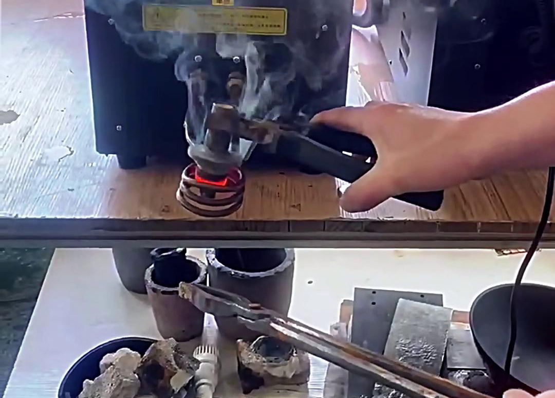 高频加热机已经成功应用于废旧钻头、锯片等工具的合金
