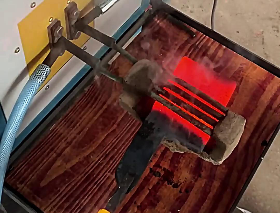 91看片神器APP高频加热炉：打铁好帮手