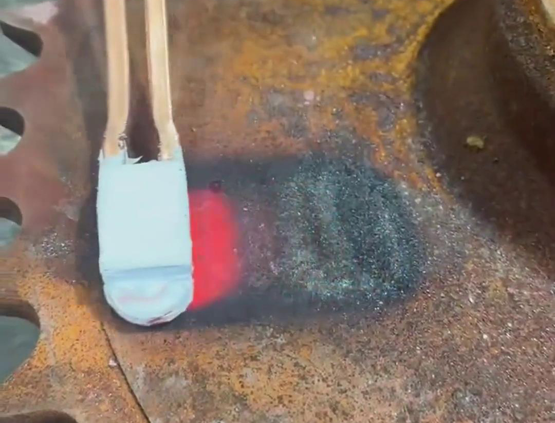 手持式高频加热机快速精准加热 智能温控系统 便携灵活 多功能应用